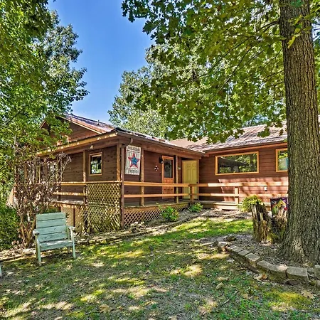 Home With Large Deck On Table Rock Lake!